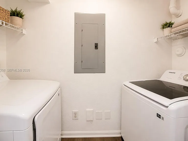 1002 Belmont Ln #1002 — Photo 10