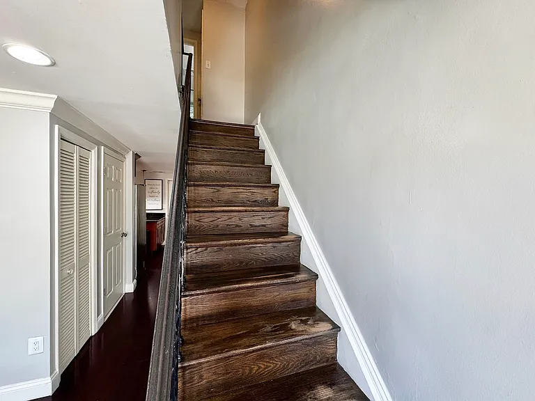 7617 Allendale Dr — Photo 32