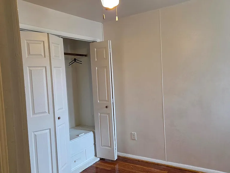 4013 Creston St — Photo 9