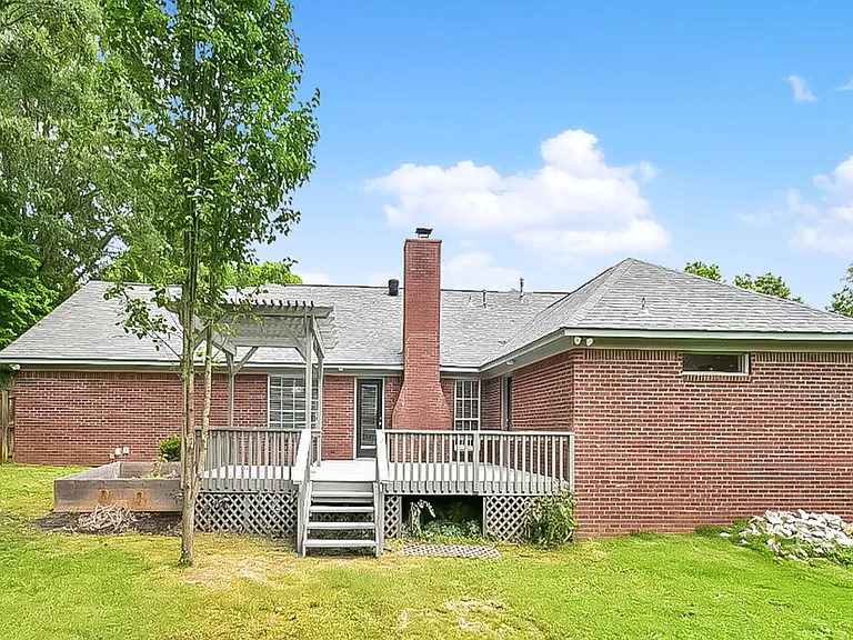 4401 Okeechobee Dr — Photo 16