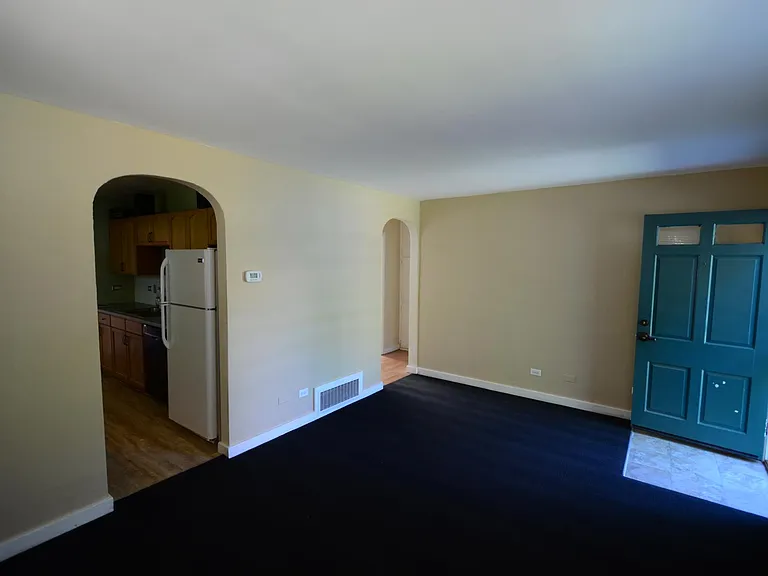 2354 Hooker St — Photo 8