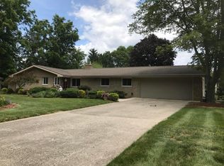 1801 Almeda Dr, Hillsdale, MI