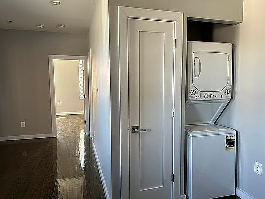 2nd image of 328 E 106th St APT 14