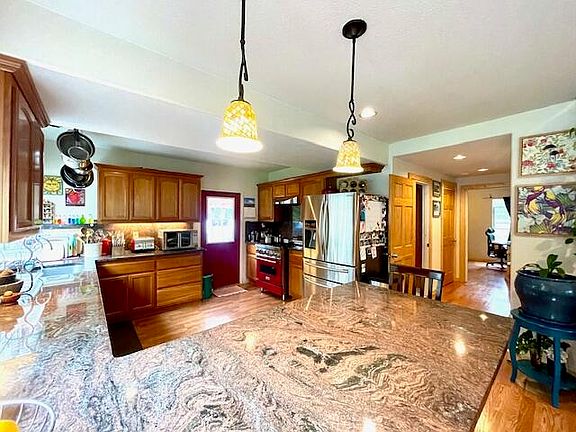 5th image of 39031 Mattole Rd