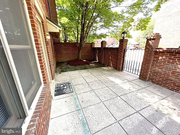 3rd image of 1122 N Taylor St #1