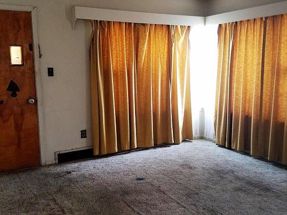4th image of 1222 Woodward Ave