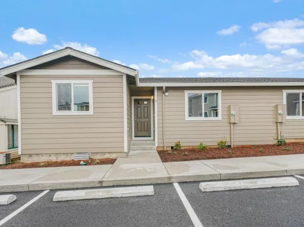 352 NE Evergreen Ct #5, Dallas, OR 97338