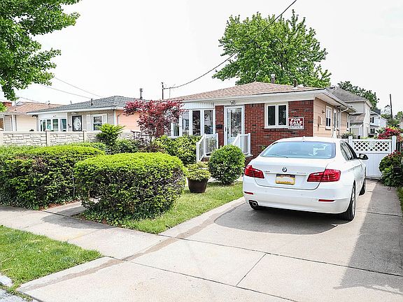 2nd image of 252 Reid Ave