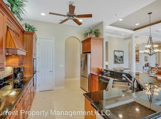8926 Shenendoah Cir, Naples, FL 34113