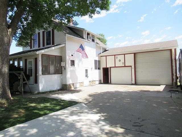 1st image of 701 S Birch St