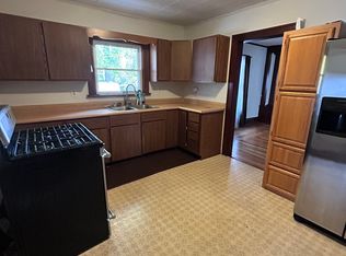 122 S Locust St, Wayland, MI 49348