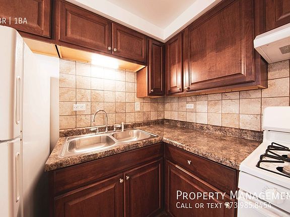 3rd image of 12742 Division St Unit 2