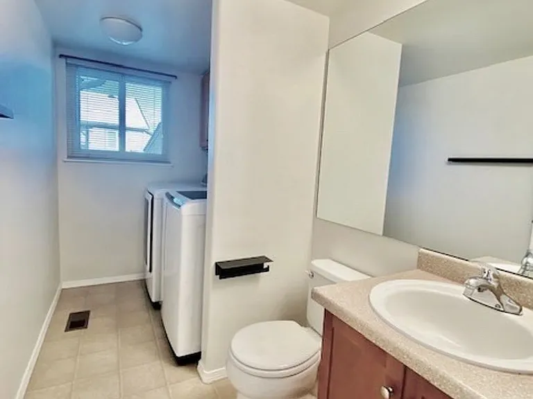 8065 Vectra Dr — Photo 16