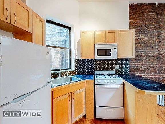5th image of 320 E 93rd St #5F