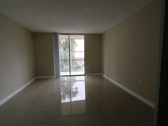 4th image of 1251 NE 108th St APT 207