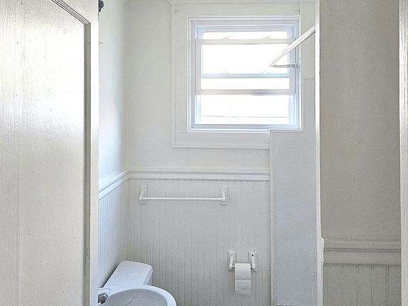5th image of 148 Nassau Ave Floor 2