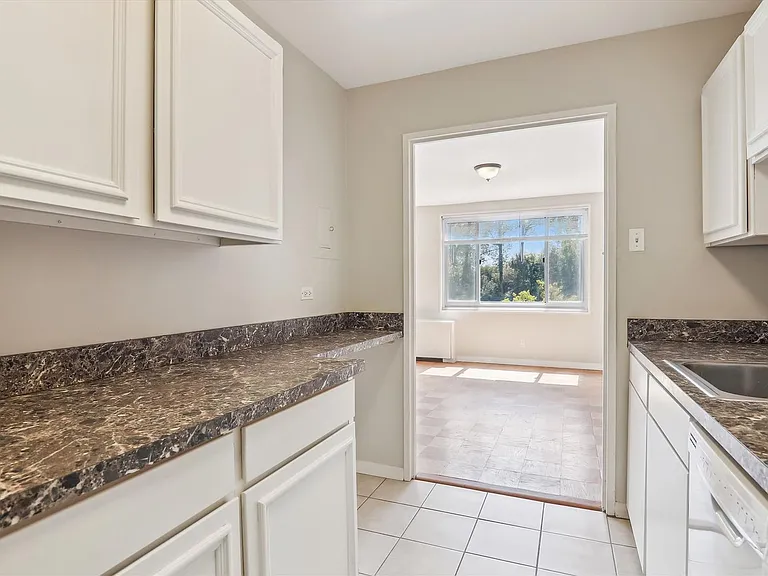 1900 Lyttonsville Rd #308 — Photo 43