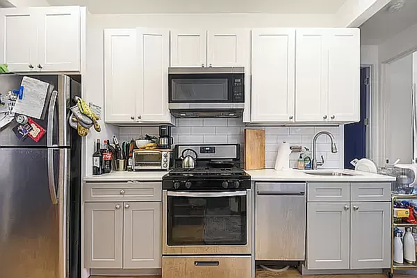 787 Franklin Ave #3B