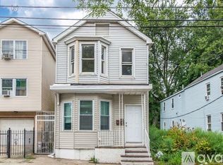 425 S 16th St #2, Newark, NJ 07103