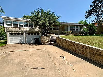 4th image of 1414 W Wynona Ave