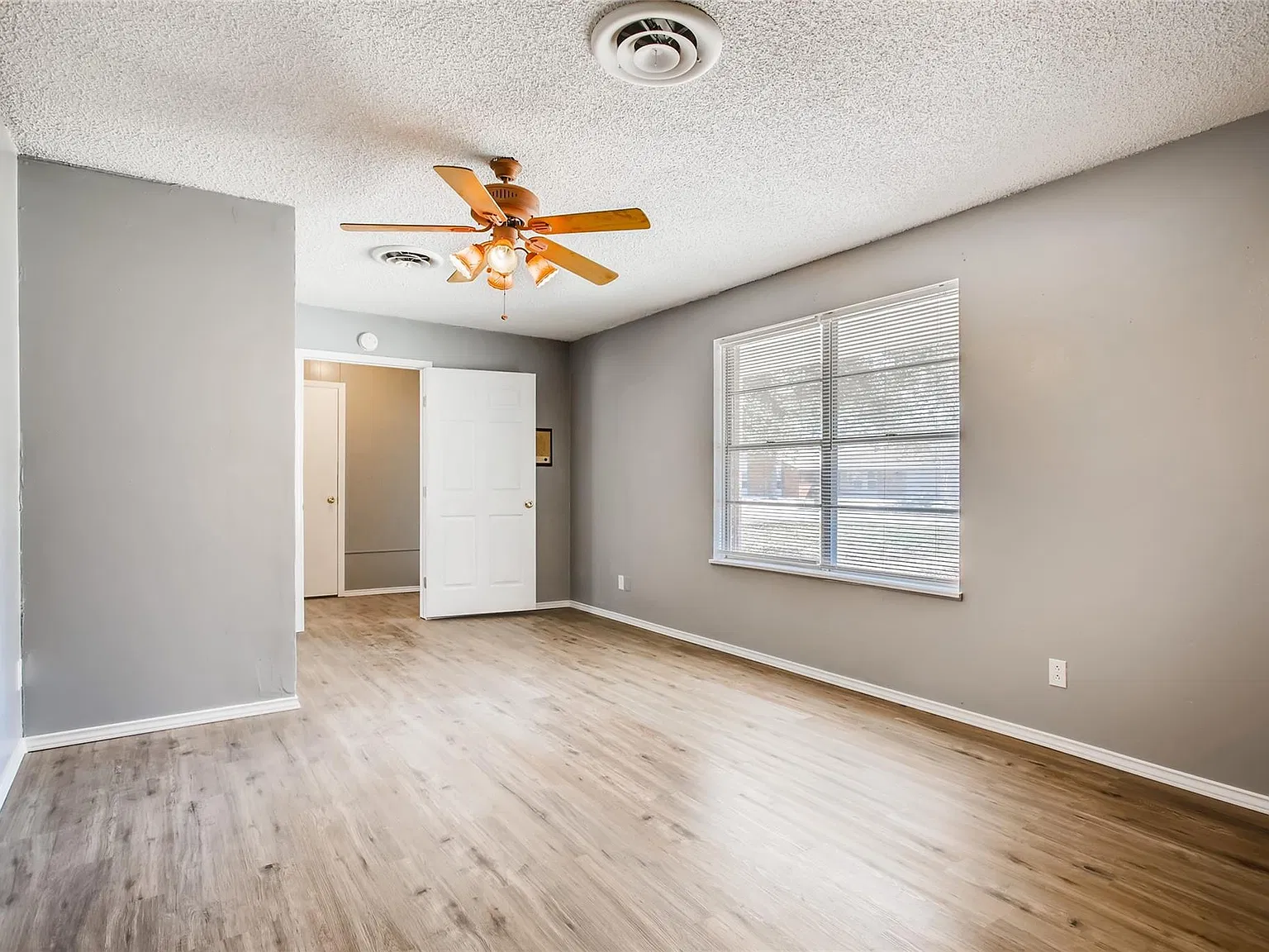 3 bed, 2.0 bath, 1510 sqft, $1,675 — Photo 2