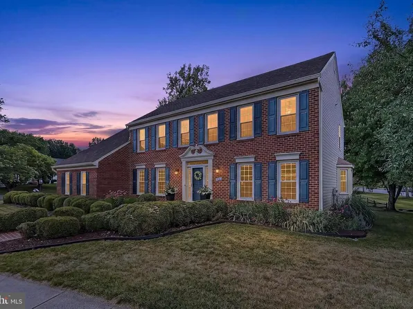 14700 Wildflower Ct, Centreville, VA 20120