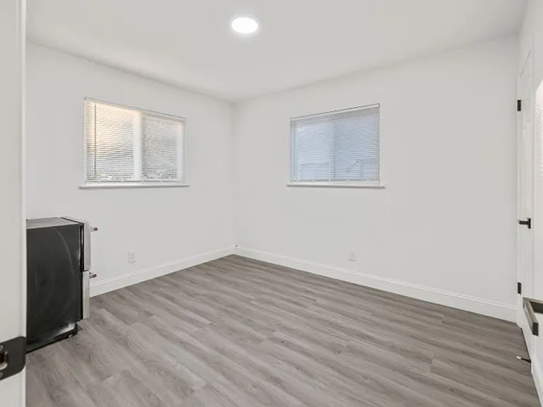 1406 W Roosevelt Ave — Photo 17