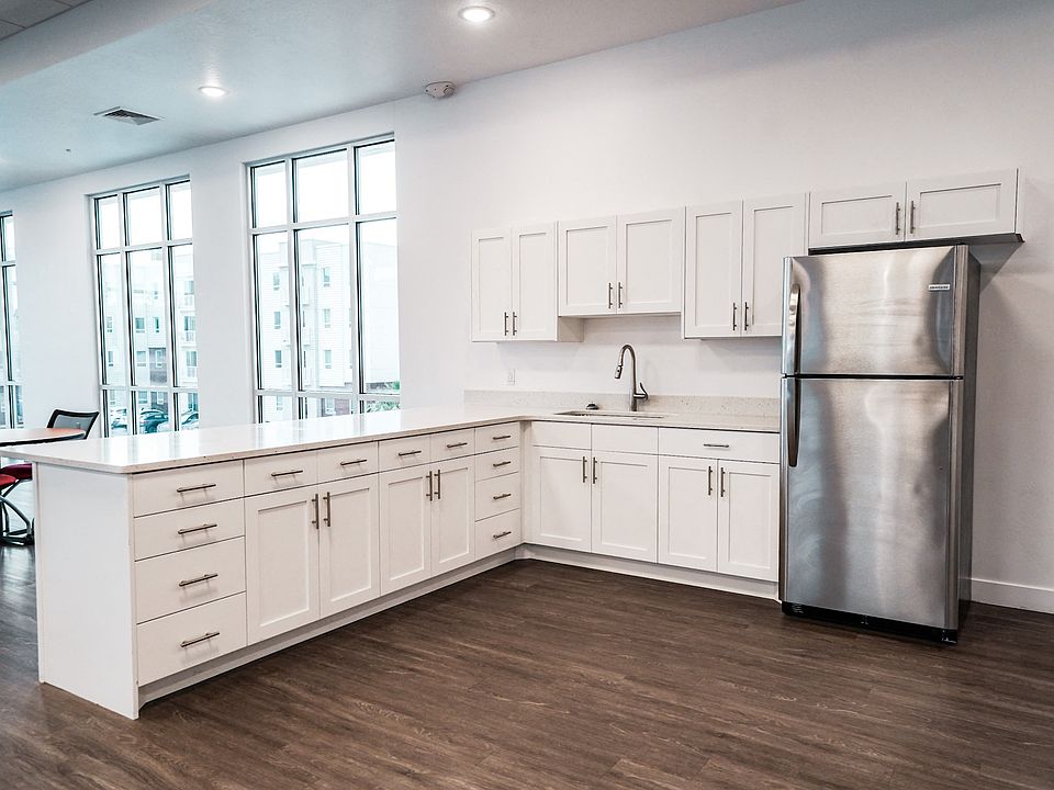 605 Place Kitchen Area