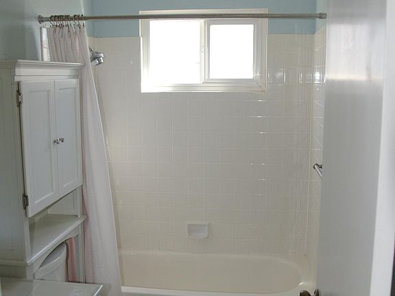 5th image of 1706 Newburgh Ct