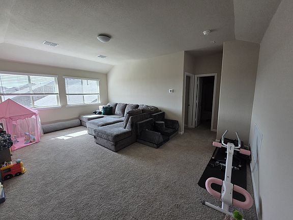 4th image of 1105 Goldenrod Dr