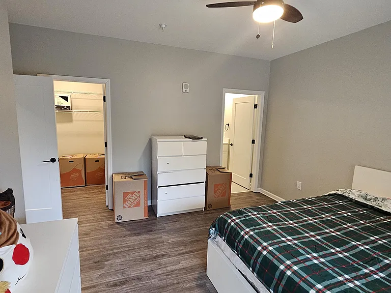 Primary Bedroom - Includes en-suite bathroom & walk-in closet