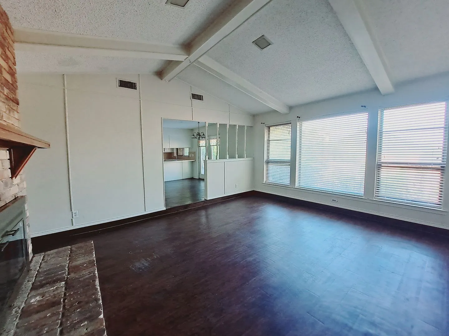 3 Bedroom, 2 Bath, 2 Car Garage near Lake Ray Hubbard — Photo 3