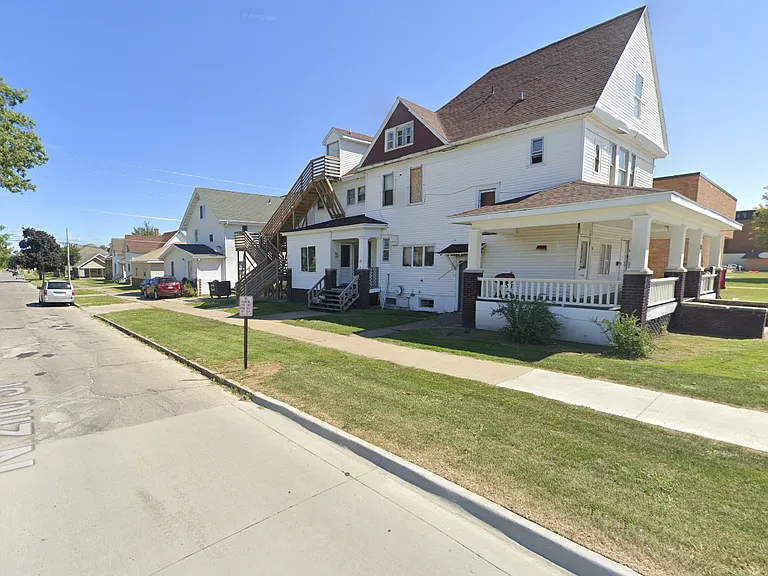 111 W State St #5 — Photo 1