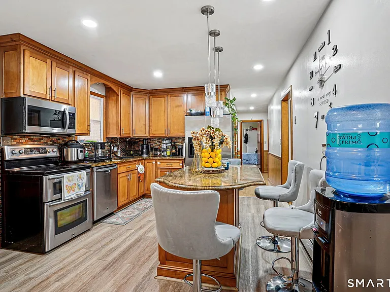7 Newport Dr — Photo 11