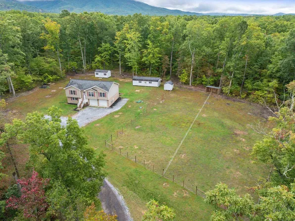 349 Thorofare Rd, Crimora, VA 24431