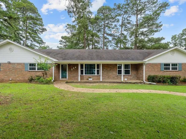204 Redwater Rd, Wake Village, TX 75501