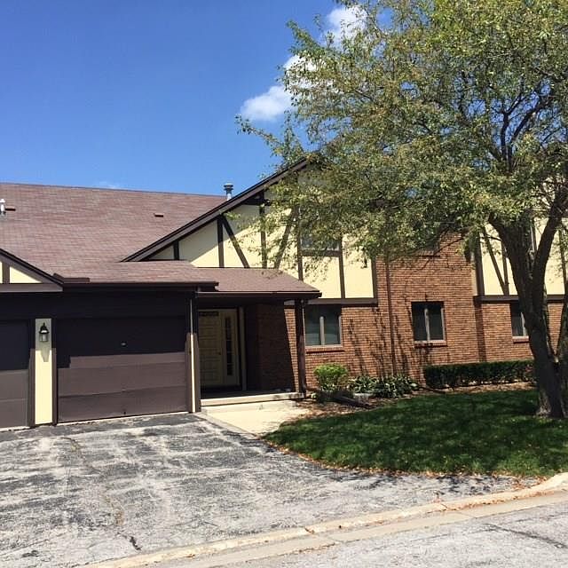 1st image of 208 Carol Ct #208
