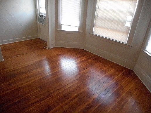 3rd image of 705 14th St APT 4