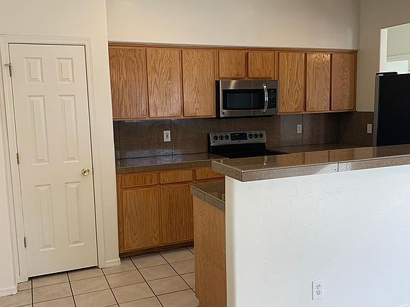 2nd image of 1312 W Alameda St
