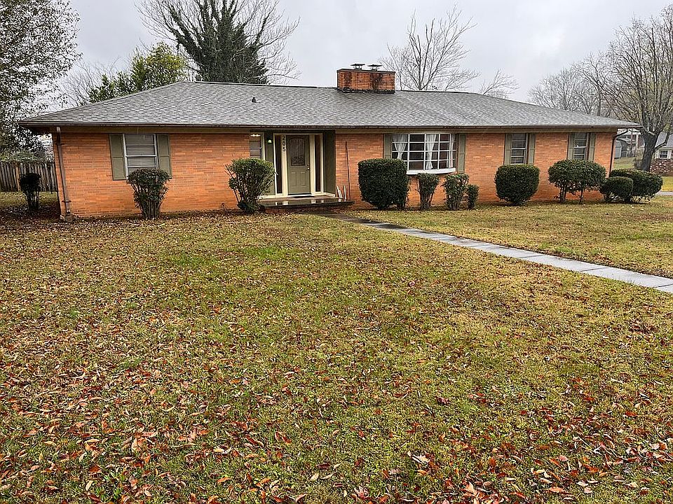 1st image of 205 Dogwood Dr