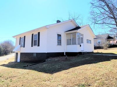 2 2nd St, Inman, SC, 29349