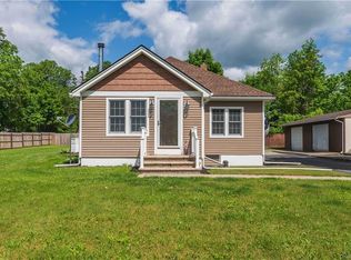 32 Bates Gates Rd, New Hampton, NY 10958