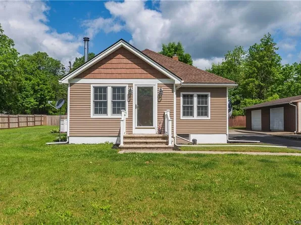 32 Bates Gates Road, New Hampton, NY 10958