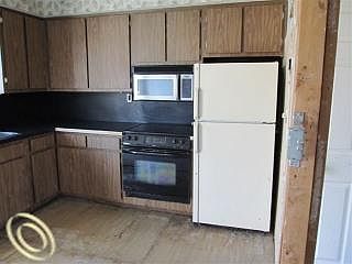 2nd image of 3359 Middlefield Dr