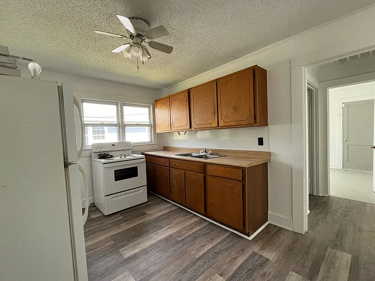 206 Richlands Ave — Photo 9