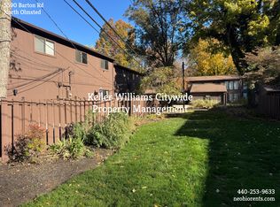5590 Barton Rd UNIT 202, North Olmsted, OH