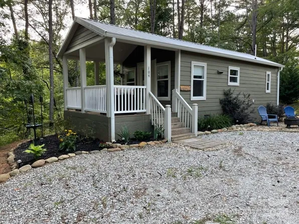 104 Bear Pen Cv, Franklin, NC 28734
