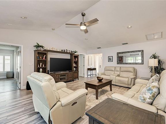 4th image of 118 Park Forest Blvd