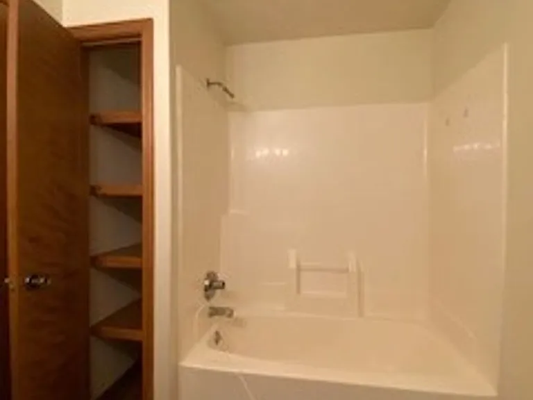 208 Stonewall Ct — Photo 14