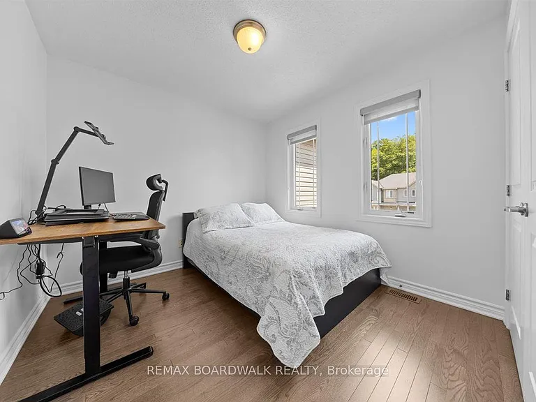 446 Meadowbreeze Dr — Photo 18